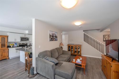 123-1458 Penticton Avenue, Penticton, BC - Indoor Photo Showing Other Room