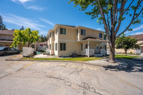 123-1458 Penticton Avenue, Penticton, BC - Outdoor