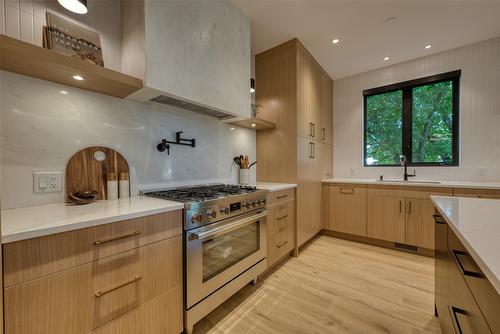 4-3010 Holland Road, Kelowna, BC - Indoor Photo Showing Kitchen