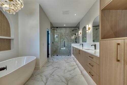 4-3010 Holland Road, Kelowna, BC - Indoor Photo Showing Bathroom