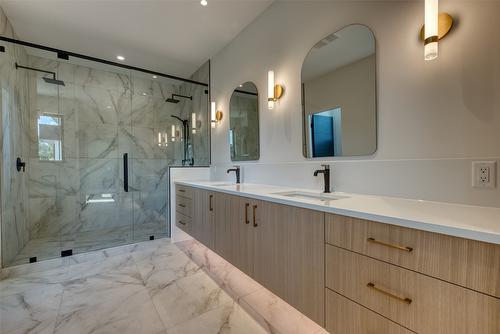 4-3010 Holland Road, Kelowna, BC - Indoor Photo Showing Bathroom