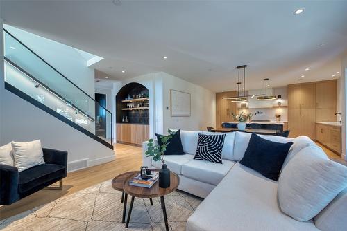 4-3010 Holland Road, Kelowna, BC - Indoor Photo Showing Living Room