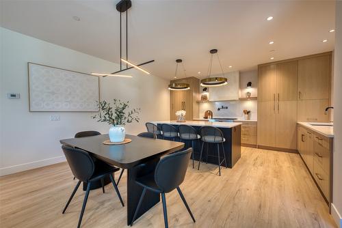 1-3010 Holland Road, Kelowna, BC - Indoor Photo Showing Dining Room