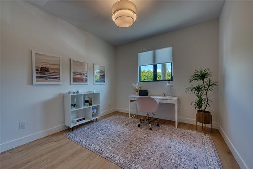 1-3010 Holland Road, Kelowna, BC - Indoor