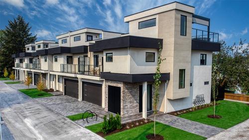 1-3010 Holland Road, Kelowna, BC - Outdoor