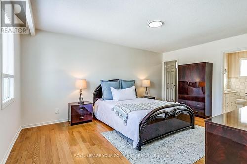 37 Mackay Drive, Richmond Hill, ON - Indoor Photo Showing Bedroom