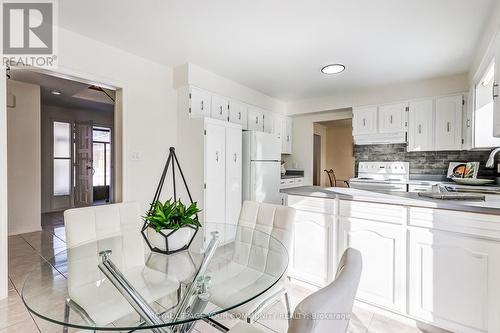 37 Mackay Drive, Richmond Hill, ON - Indoor Photo Showing Kitchen