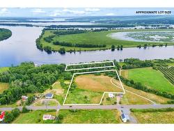 - Highway 102  Queenstown, NB O0O 0O0