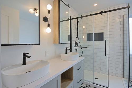 Bathroom - Rue Du Quai, Saint-Louis-De-Gonzague, QC - Indoor Photo Showing Bathroom