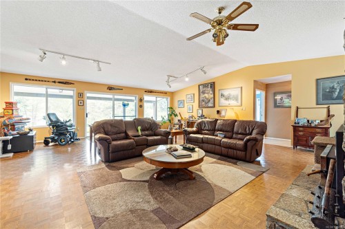 2445 Godfrey Rd, Nanaimo, BC 