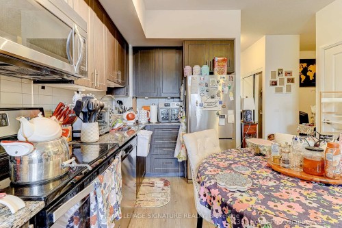 212-7890 Bathurst Street, Vaughan, ON - Indoor