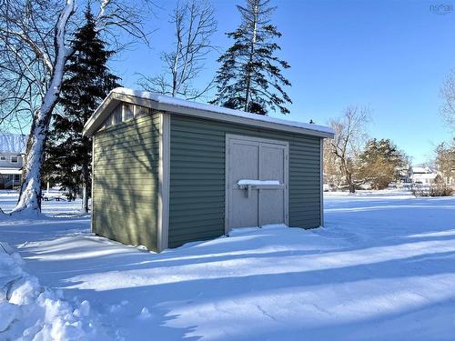 27 Regent Street, Amherst, NS 