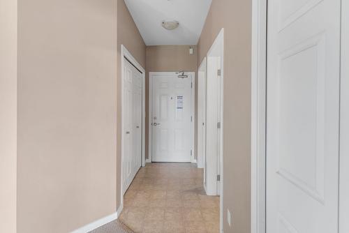 304-770 Rutland Road, Kelowna, BC - Indoor Photo Showing Other Room