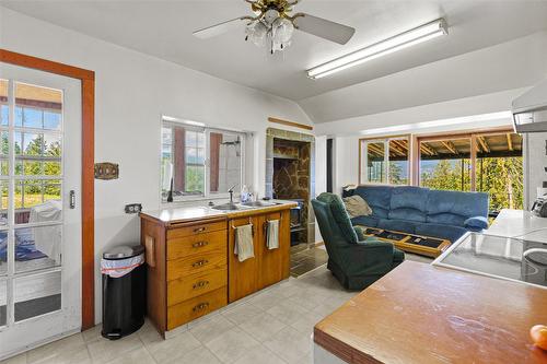 1655 Evans Road, Creston, BC - Indoor