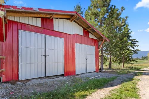 3095 Canyon Lister Road, Lister, BC - Outdoor With Exterior