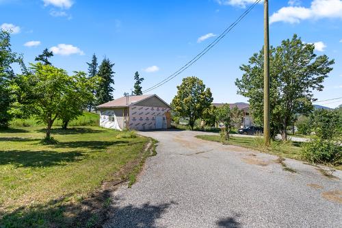 3095 Canyon Lister Road, Lister, BC - Outdoor