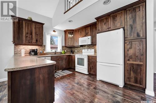 217 Beach Avenue, Mervin Rm No.499, SK - Indoor Photo Showing Kitchen
