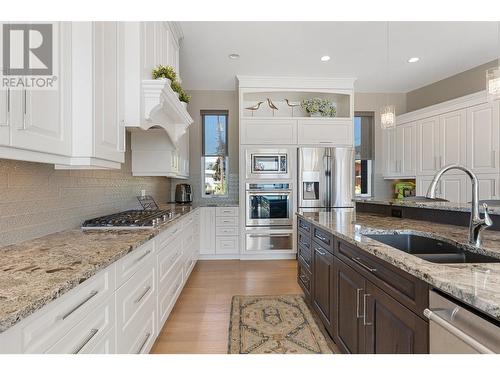 1579 Pritchard Drive, West Kelowna, BC - Indoor Photo Showing Kitchen With Double Sink With Upgraded Kitchen