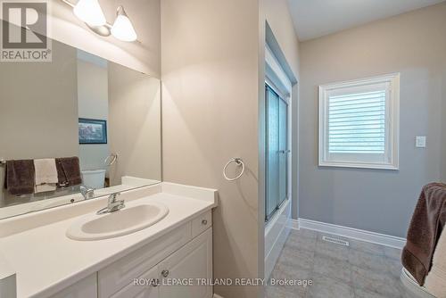 19 - 578 Mcgarrell Place, London North (North R), ON - Indoor Photo Showing Bathroom