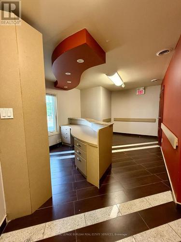 906 Brant Street, Burlington, ON 