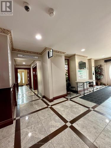 906 Brant Street, Burlington, ON 