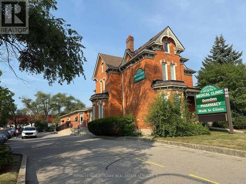 906 Brant Street, Burlington, ON 