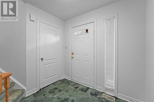 5 - 5031 East Mill Road, Mississauga, ON - Indoor Photo Showing Other Room