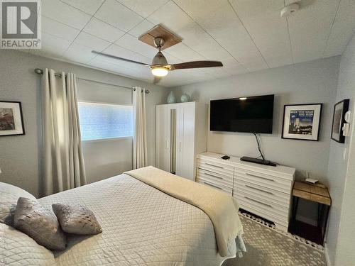 2146 Newton Road, Cawston, BC - Indoor Photo Showing Bedroom