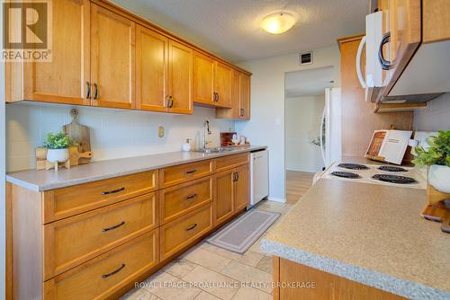602 - 185 Ontario Street, Kingston (Central City East), ON - Indoor Photo Showing Kitchen