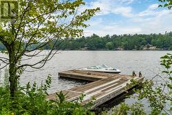 Ample dock parking - 