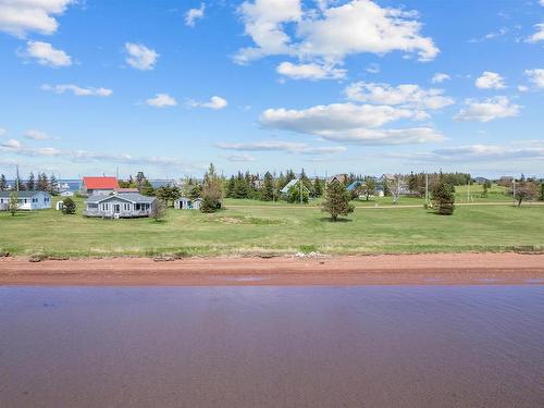 422 Hebrides Lane, New London, PE 