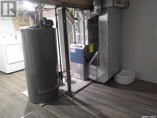 3726 Dewdney Avenue, Regina, SK - Indoor