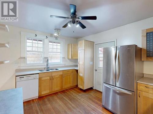4532 Joyce Ave, Powell River, BC - Indoor Photo Showing Kitchen With Double Sink