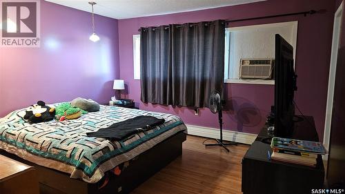 909 Forget Street, Regina, SK - Indoor Photo Showing Bedroom