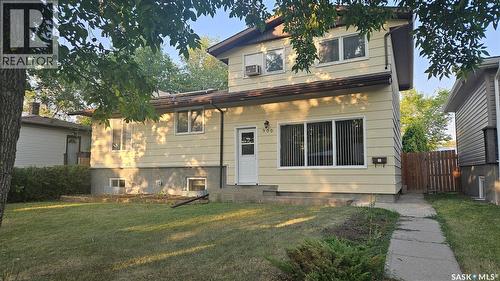 909 Forget Street, Regina, SK - Outdoor