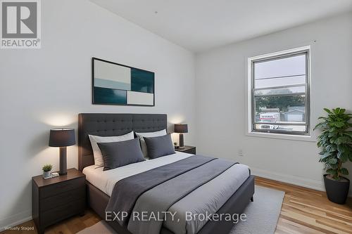 Comm - 897 Barton Street E, Hamilton, ON - Indoor Photo Showing Bedroom