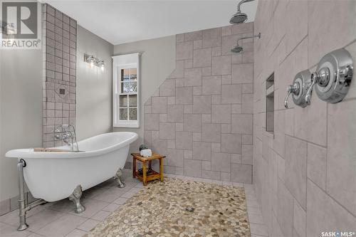 3120 Rae Street, Regina, SK - Indoor Photo Showing Bathroom