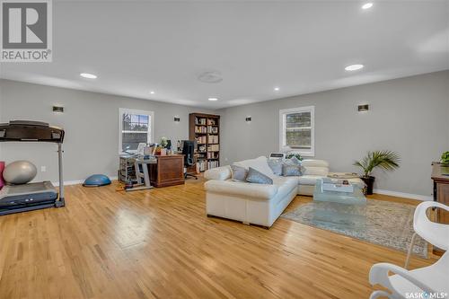 3120 Rae Street, Regina, SK - Indoor Photo Showing Living Room