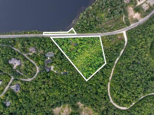 2335 Rue Labelle  Mont-Tremblant, QC J8E 1T8