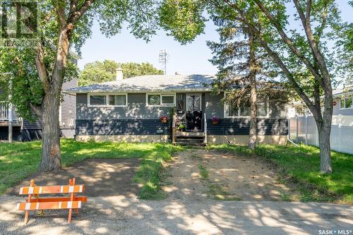 111 Montreal Street N, Regina, SK - Outdoor