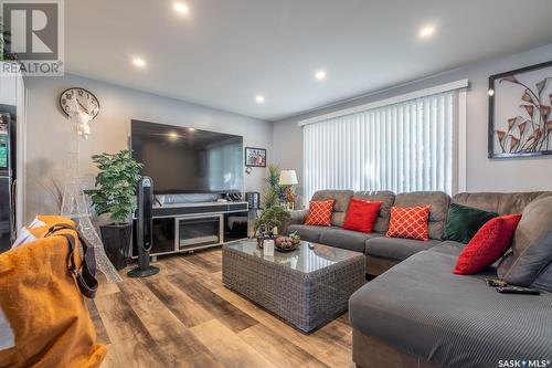 111 Montreal Street N, Regina, SK - Indoor Photo Showing Living Room