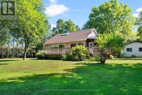 36 Crescent Drive, Brudenell, Lyndoch And Raglan, ON - Outdoor With Deck Patio Veranda