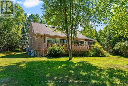 36 Crescent Drive, Brudenell, Lyndoch And Raglan, ON - Outdoor With Deck Patio Veranda