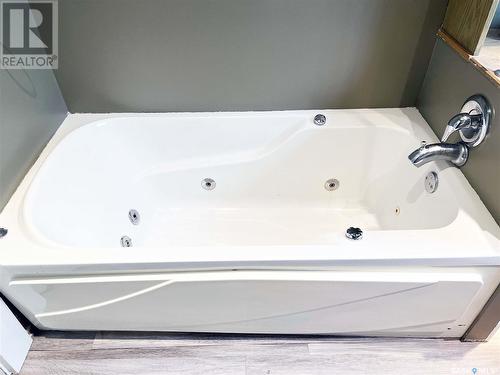 394 2Nd Street, Shaunavon, SK - Indoor Photo Showing Bathroom