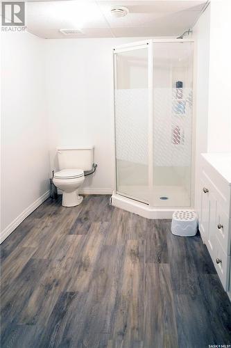 394 2Nd Street, Shaunavon, SK - Indoor Photo Showing Bathroom