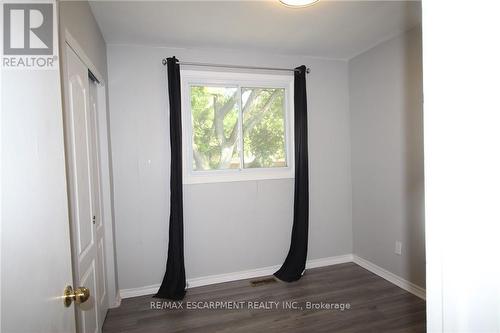 4 Purnell Drive, Hamilton, ON - Indoor Photo Showing Other Room