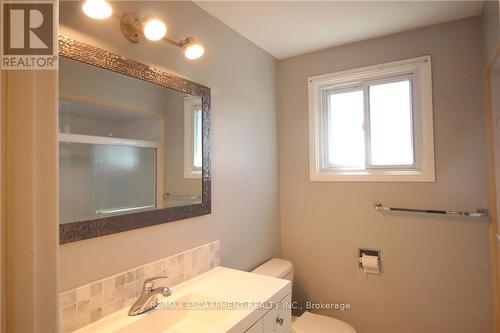4 Purnell Drive, Hamilton, ON - Indoor Photo Showing Bathroom