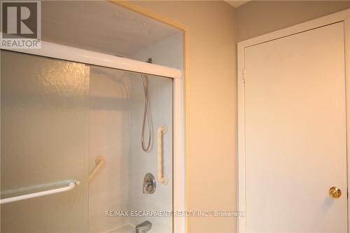 4 Purnell Drive, Hamilton, ON - Indoor