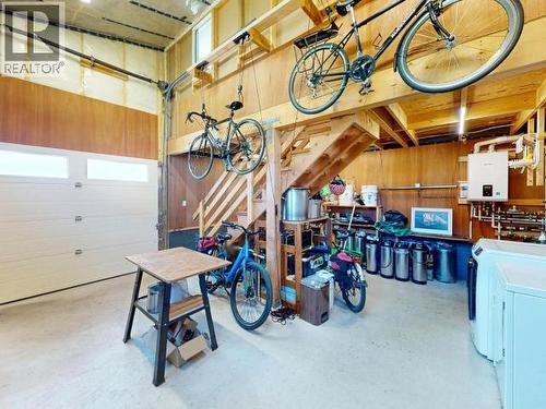 5405 Manson Ave, Powell River, BC - Indoor Photo Showing Garage