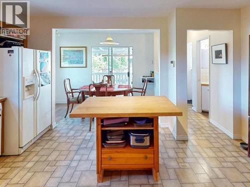 5405 Manson Ave, Powell River, BC - Indoor